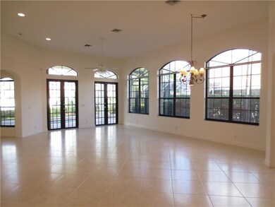 Living / Dining Areas