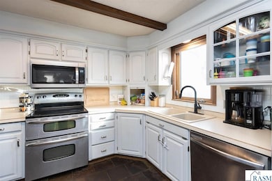 605 E Hawthorne St, Albert Lea, MN 56007 - photo 3