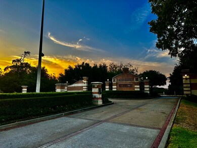 19321 Whispering Grove E, Tomball, TX 77377 - photo 5