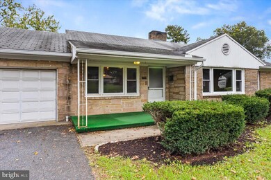 908 Vine St, Middletown, PA 17057 - photo 4