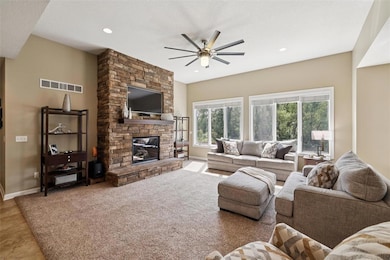 400 Indian Ridge Dr, Waukee, IA 50263 - photo 3