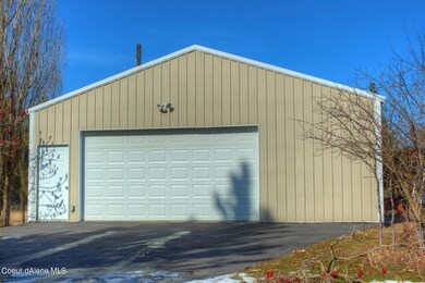 Shop building