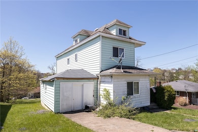 1113 Nash Ave, Monessen, PA 15062 - photo 2