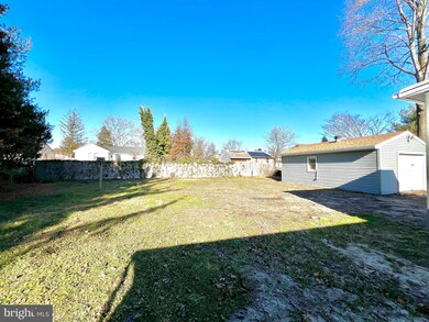 106 Laurel Ave, Sicklerville, NJ 08081 - photo 3