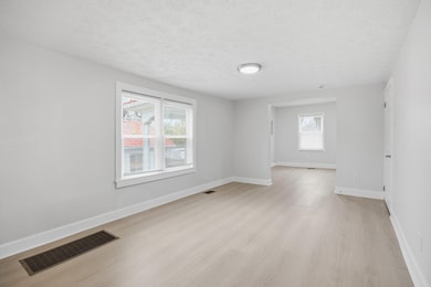 587 Kingston Rd, Lexington, KY 40505 - photo 7