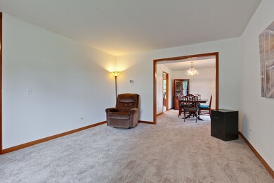 3414 Meadow Crest Cir, Gurnee, IL 60031 - photo 3