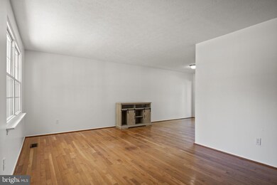 7726 Marbrook Rd, Glen Burnie, MD 21060 - photo 5