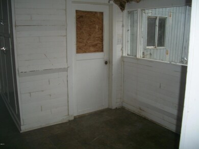 Kitchen Eating Area