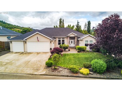 182 Cypress Ct, Winchester, OR 97495 - photo 2