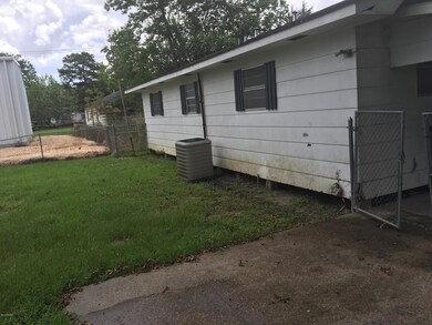 410 Ulysse St, Eunice, LA 70535 - photo 3