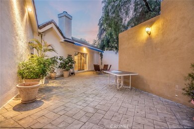 22401 Sentar Rd, Woodland Hills, CA 91364 - photo 6