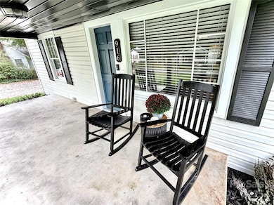 916 Taylor St, Kannapolis, NC 28083 - photo 2
