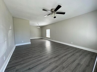 8708 Lanewood Dr, Houston, TX 77016 - photo 3