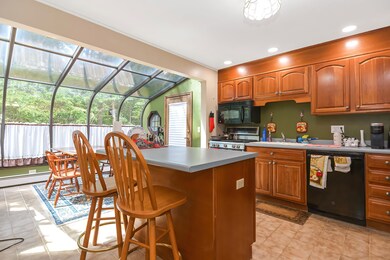 29 Sims St, Nashua, NH 03063 - photo 3