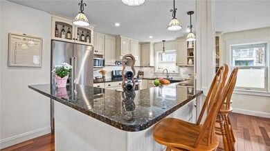 49 Wakefield Ave, Wakefield, RI 02879 - photo 4