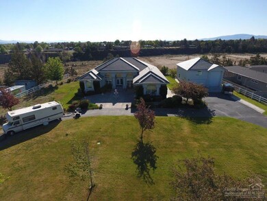 1214 NW Rimrock Dr, Redmond, OR 97756 - photo 3