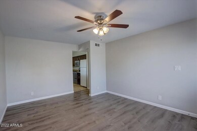 07-E Millett Ave-007