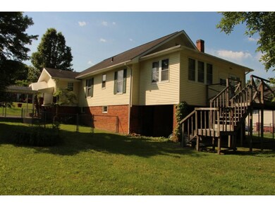 Spacious Back Deck