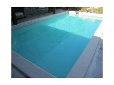 Swimming Pool/Hot Tub/Sauna