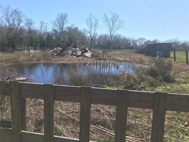 1510 Rymal Rd, Alvin, TX 77511 - photo 3