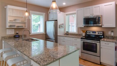 189 Hartness Way unit 5330, Hartford, VT 05001 - photo 4