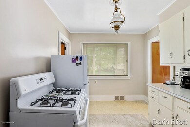452 Jones St, Ionia, MI 48846 - photo 7