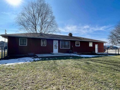 314 W Main St, Brooklyn, WI 53521 - photo 3