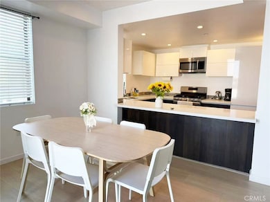 137 W 6th St unit 305, Long Beach, CA 90802 - photo 4