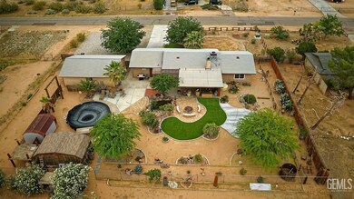 22704 Sitting Bull Rd, Apple Valley, CA 92308 - photo 3