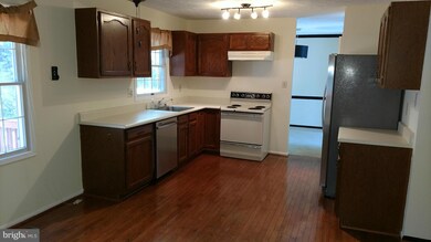 2813 Schubert Dr, Silver Spring, MD 20904 - photo 2