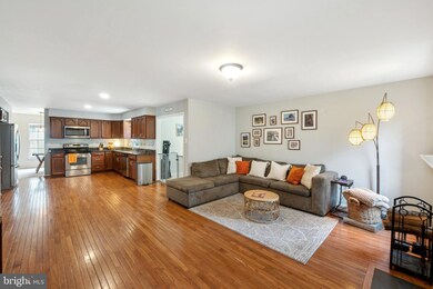 9033 Allington Manor Cir W, Frederick, MD 21703 - photo 4