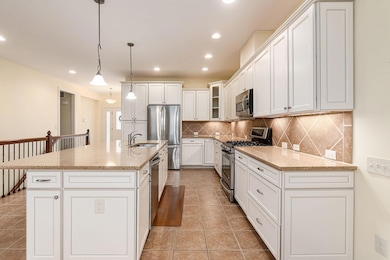 144 Tinley Park Cir, Delaware, OH 43015 - photo 2