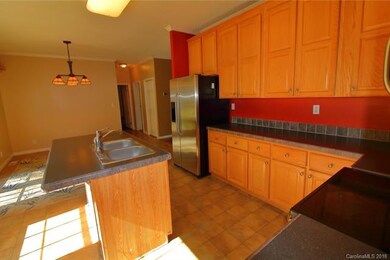 130 Ben Lippen Rd, Asheville, NC 28806 - photo 5