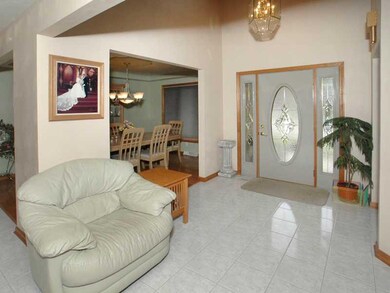 Entry/Foyer.