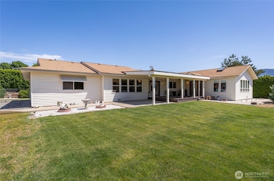 695 S Lyle Ave, East Wenatchee, WA 98802 - photo 3