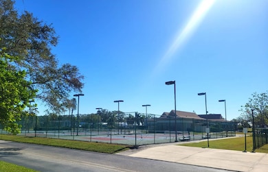 5722 Danbury Ln unit 110, Sarasota, FL 34233 - photo 6