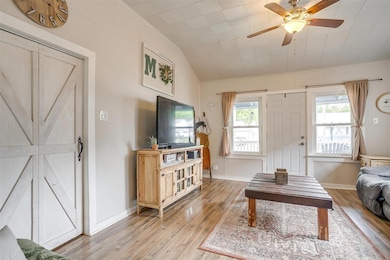 807 S Brazos St, Weatherford, TX 76086 - photo 6