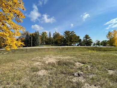 Center Looking East - Lake View!