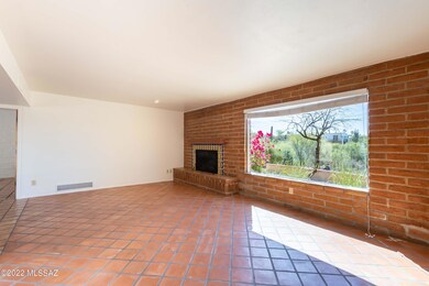 7025 N Skyway Dr-5