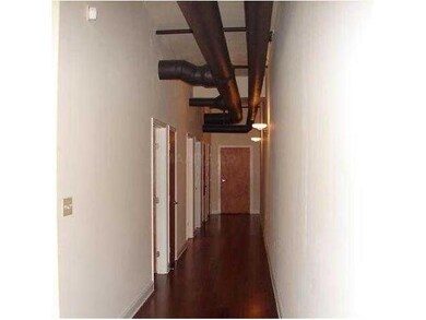 hallway leading to the bedrooms