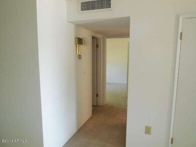 10440 W Kingswood circle Hall