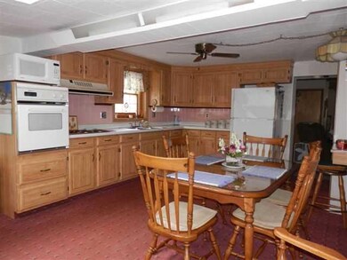 Kitchen Spacious Eat-In  Kitchen