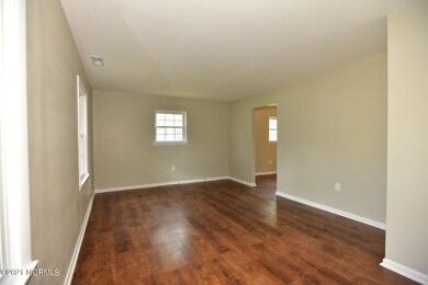 1214 Castle Dr, Jacksonville, NC 28546 - photo 7