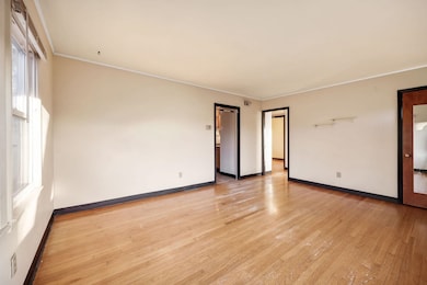 725 N Meadow Ln, Madison, WI 53705 - photo 2