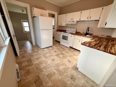 408 S 14th St, Escanaba, MI 49829 - photo 2