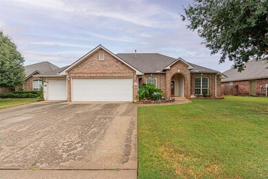 2813 Stonebridge Ct, Norman, OK 73071 - photo 2