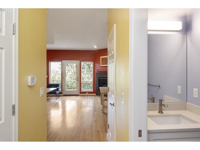 8318 N Edison St, Portland, OR 97203 - photo 5