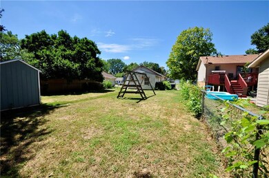 2125 E 24th St, Des Moines, IA 50317 - photo 5