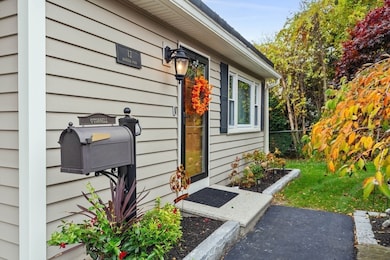 12 Dixfield Rd, Worcester, MA 01606 - photo 2