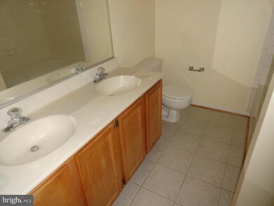 19913 Gateshead Cir, Germantown, MD 20876 - photo 5